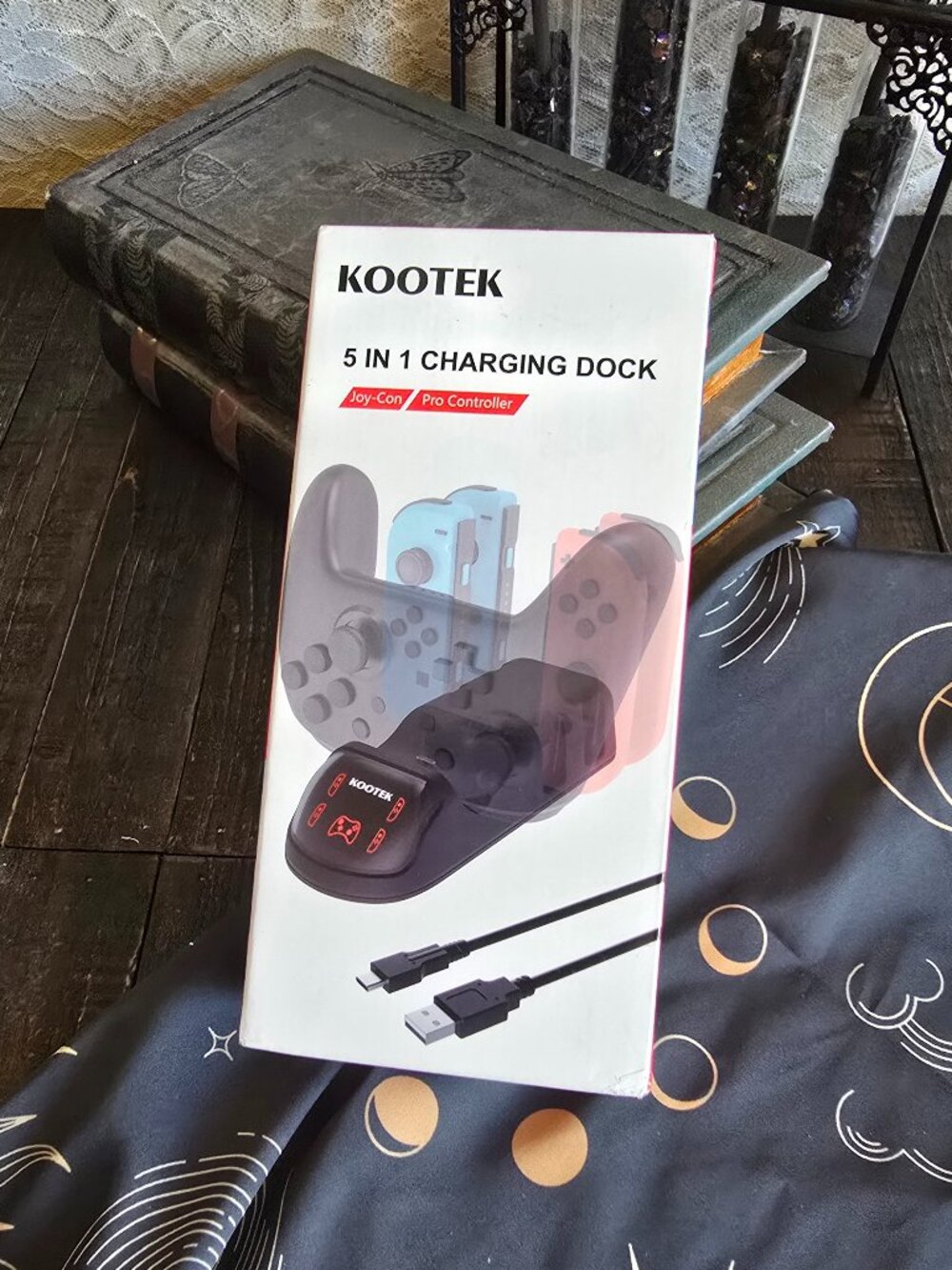 Kootek 5 in 1 charging dock - BNIP - Joy-cons - pro controller - switch